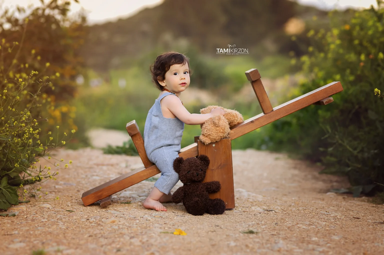 צילומי גיל שנה · תמי קירזון