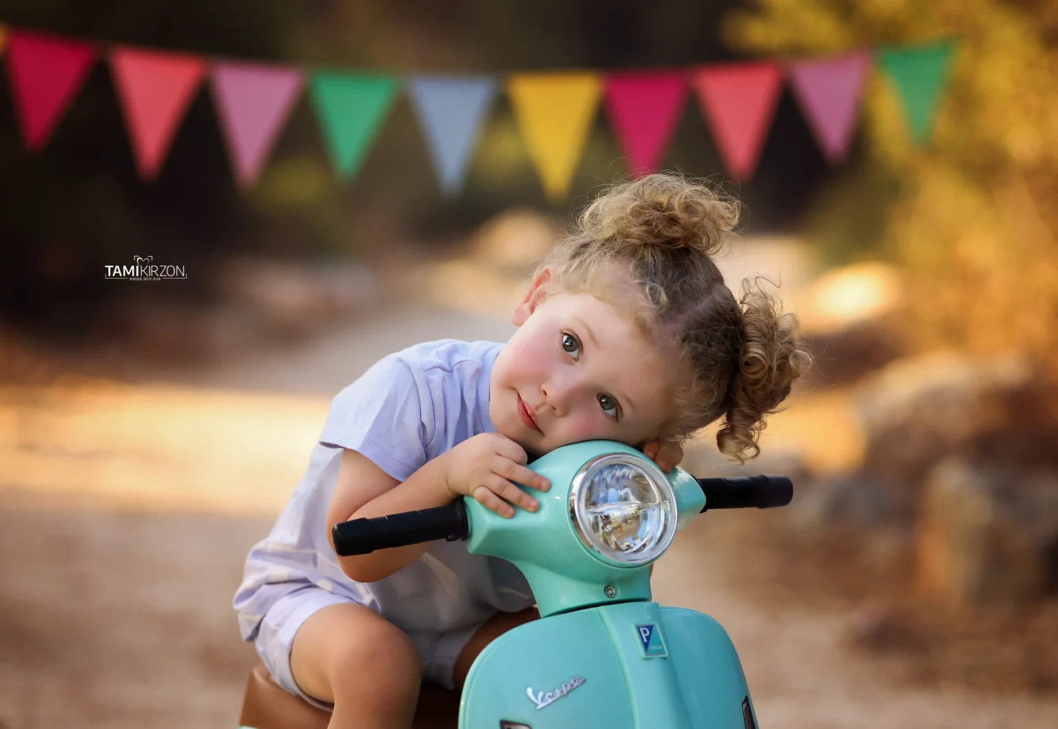 צילומי גיל שלוש · תמי קירזון